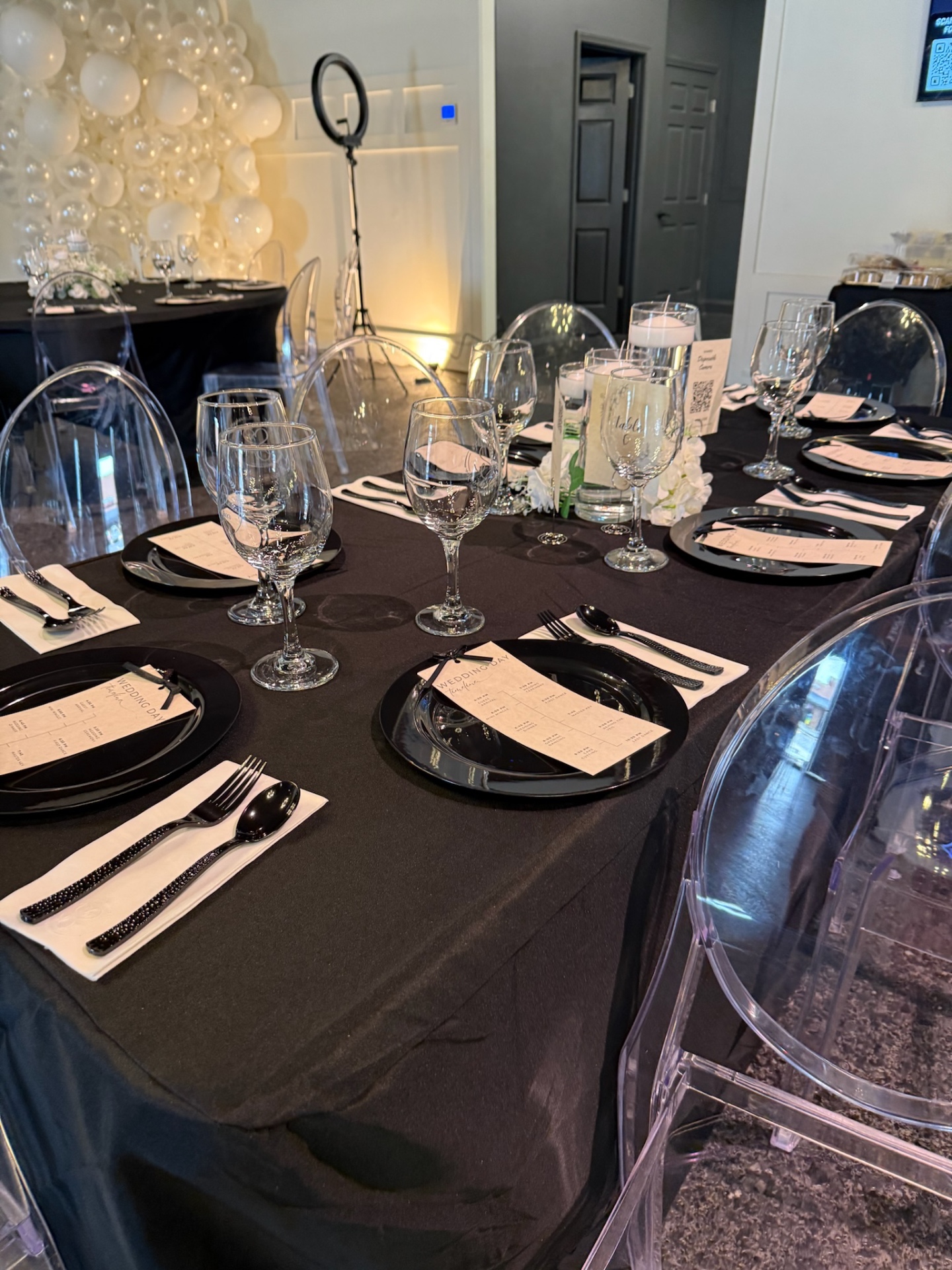 Black & white tablescape